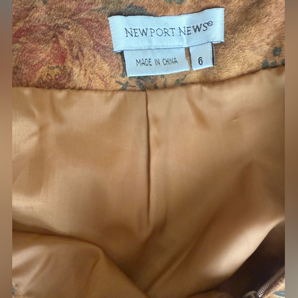Vintage Newport News Genuine Leather Tan Floral skirt - Picture 4 of 4